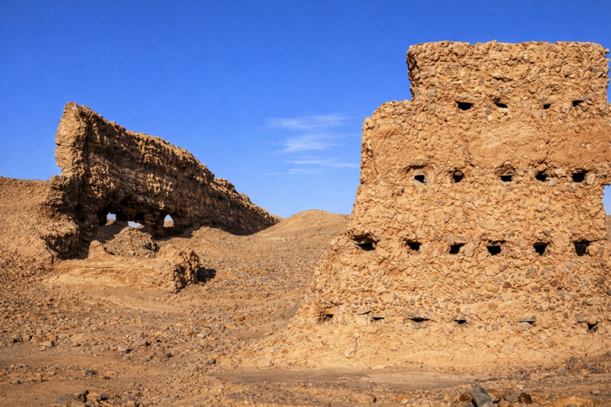 Les vestiges de Taouz, ancienne ville de garnison, au sud de Merzouga